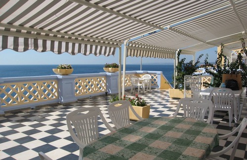 Santa Cesarea Terme Apartamento | Apartamento en un edificio señorial de 1920 con acceso privado al mar.