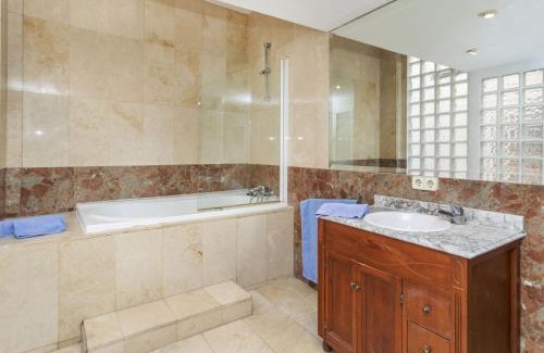 Poblenou Apartamento | Apartment Icaria by Interhome