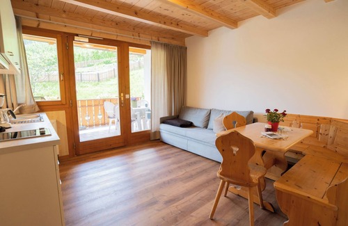 Lana Apartamento | Apartamento "Ida - Obermösslhof" con Wi-Fi, terraza y vistas a la montaña