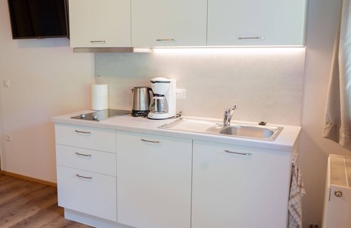 Lana Apartamento | Apartamento "Ida - Obermösslhof" con Wi-Fi, terraza y vistas a la montaña