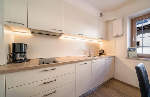 Avelengo Apartamento | Apartamento "Ifinger" cerca de la estación de esquí con vistas al bosque, balcón y jardín compartido