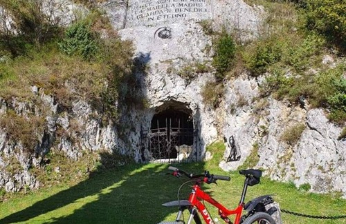 Caramanico Terme Apartamento | Apartamento "Il Nido nel Borgo Bello" con vistas a la montaña y balcón