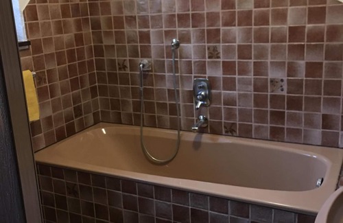 Nieder-Stoll Apartamento | Apartment Im Bachgrund