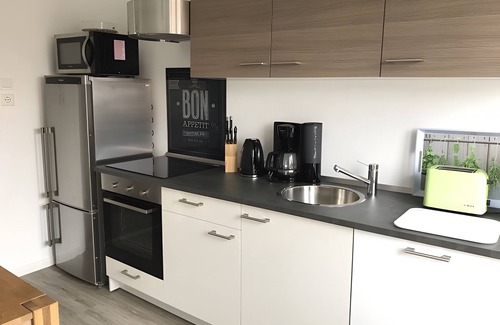 Brunsbuttel Apartamento | Apartamento 'Im Koog 99 M²' con balcón y Wi-Fi
