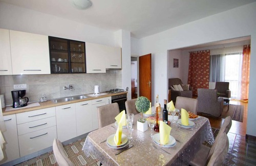 Sajini Apartamento | Tranquilo Apartamento en Sajini con vistas al jardín
