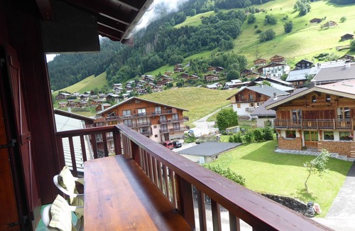Areches Apartamento | Apartment in 4-storey chalet building