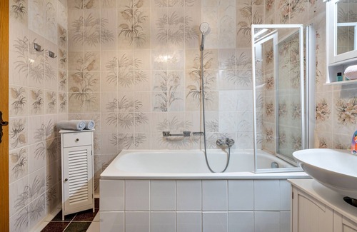 Nussdorf am Inn Casa | Apartment In A Hotel 'Nußdorfer Hof - Apartment 8' with Mountain View, Balcony and Wi-Fi