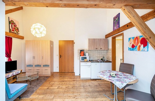 Nussdorf am Inn Casa | Apartment In A Hotel 'Nußdorfer Hof - Apartment 12' with Mountain View and Wi-Fi
