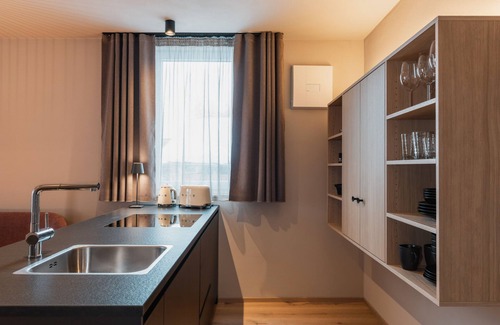 Sesto Apartamento | Apartment In A Hotel 'Apartment Harmony' with Sea View, Shared Garden and Wi-Fi
