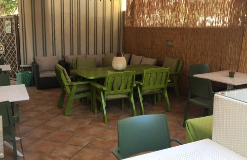 Il Monte Apartamento | Apartamento En Un Hotel 'Bnb Sottosopra Intero 8 Pax' Con Vistas Al Mar, Terraza Compartida Y Wi-Fi