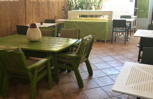 Il Monte Apartamento | Apartamento En Un Hotel 'Bnb Sottosopra Intero 8 Pax' Con Vistas Al Mar, Terraza Compartida Y Wi-Fi
