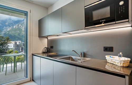 Ravina Apartamento | Apartment In A Hotel 'Midum Garden Sud' with Mountain View, Wi-Fi and Air Conditioning