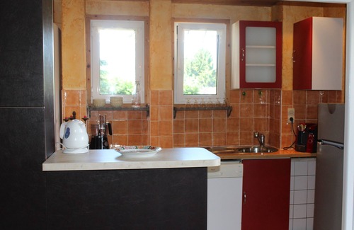 Lathuile Apartamento | Apartamento en casa con spa en un pueblo tranquilo.