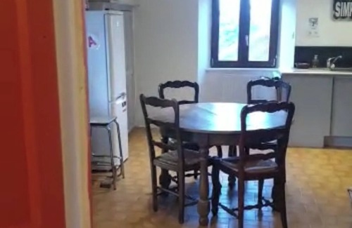 Les Orres Apartamento | Apartment in a large renovated mountain building