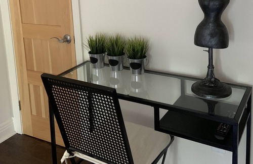 Cote-Saint-Paul Apartamento | Apartment in a quiet area 5 minutes from the metro on foot. Non-smoker.