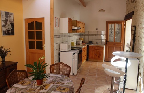 Colonzelle Apartamento | Apartamento en una casa de pueblo tranquila