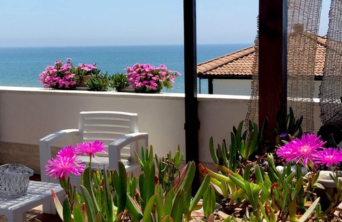 Latina Lido Apartamento | apartamento en una villa junto al mar, con impresionantes vistas