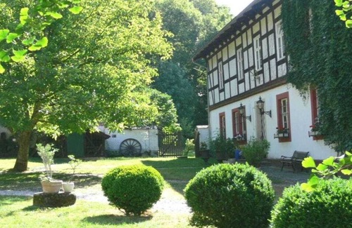 Altenbeken Casa | Apartamento en una zona boscosa en el lago Faak
