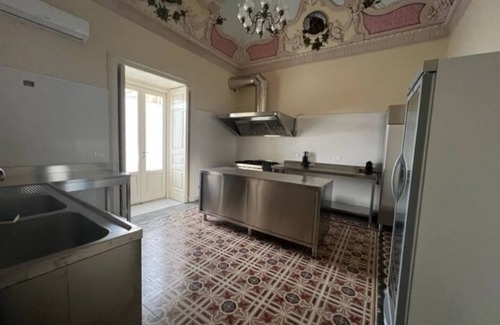Francofonte Apartamento | Apartment in an 1800s building.