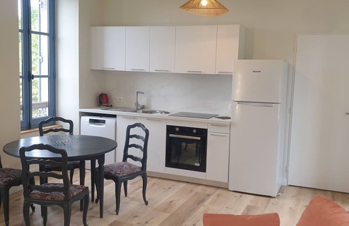 Hautefort Apartamento | Apartment in an 18th century building in the heart of the village of Hautefort.