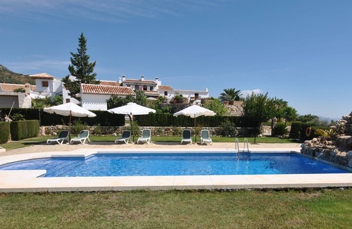 Alfarnatejo Cabaña | Casa de campo con encanto en Periana con piscina