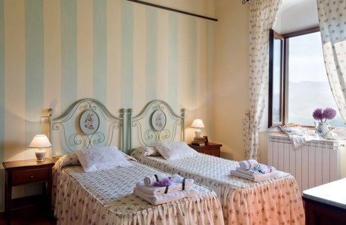 Vicchio Otro | Apartamento en Antigua Granja cerca de Florencia con Centro de Bienestar