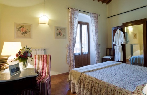 Vicchio Otro | Apartamento en Antigua Granja cerca de Florencia con Centro de Bienestar