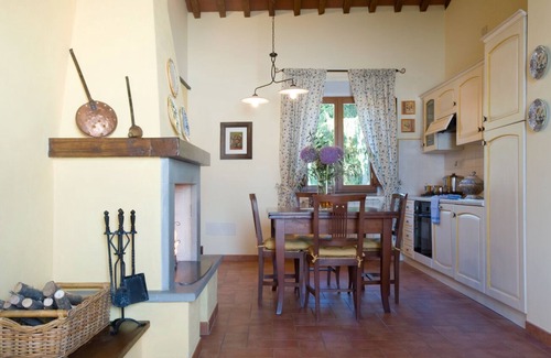 Vicchio Otro | Apartamento en Antigua Granja cerca de Florencia con Centro de Bienestar
