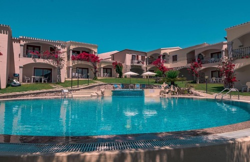 Badesi Apartamento | Apartamento en Badus con piscina comunitaria