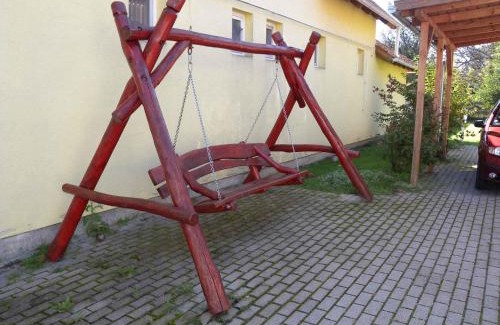 Balatonkeresztur Apartamento | Apartment in Balatonmariafürdo 19297