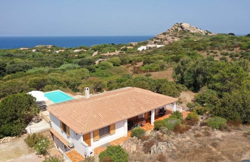 Portobello di Gallura Apartamento | Casa de vacaciones / villa en el campo con fantásticas vistas al mar y piscina privada