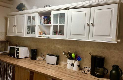 Brauneberg Condominio | Apartment in Brauneberg with 2 bedrooms, large slate living room, green courtyard, Moselle