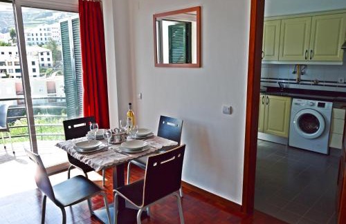 Camara de Lobos Apartamento | Apartment in Câmara de Lobos