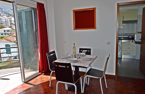 Camara de Lobos Apartamento | Apartment in Câmara de Lobos