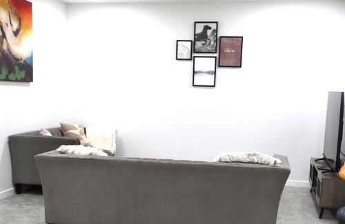 Northwest Calgary Apartamento | Apartment In Calgary Near Airport