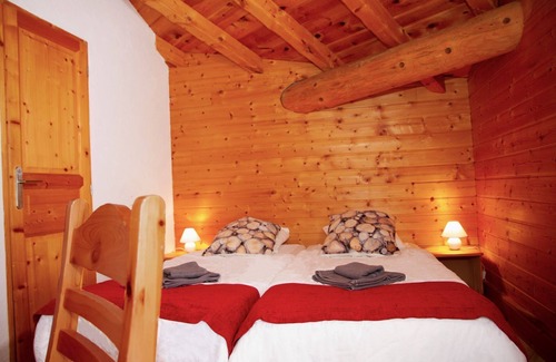 Le Fornet Casa | Apartment in Traditional Chalet les Verdaches in Fornet Val d'isère
