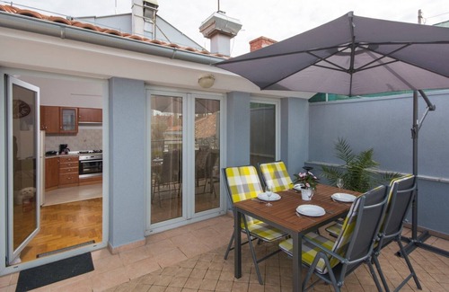 Pula Apartamento | Apartment in city center with sea view