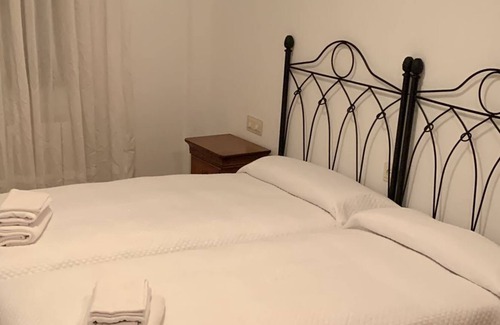 Ezcaray Condominio | Apartamento en Ezcaray, con piscina, jardin y junto al rio.