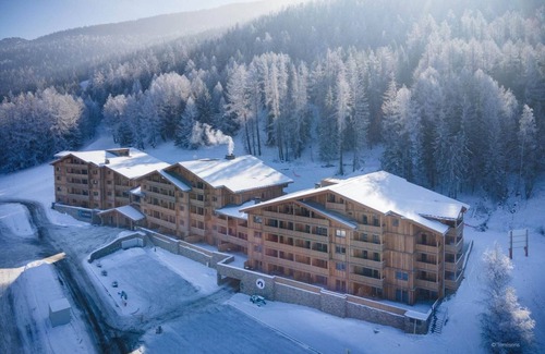 Montalbert Apartamento | Apartment in Fornelet with Ski-In/Ski-Out Access