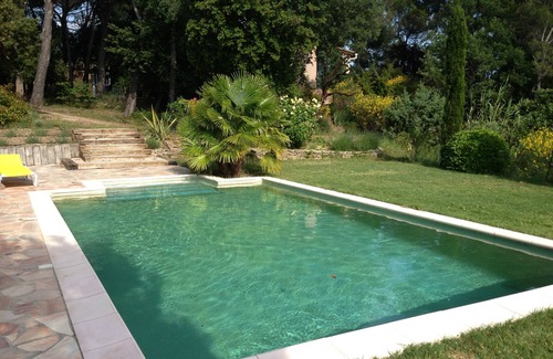 Vaison-la-Romaine Apartamento | Apartamento en el corazón del bosque de pinos.