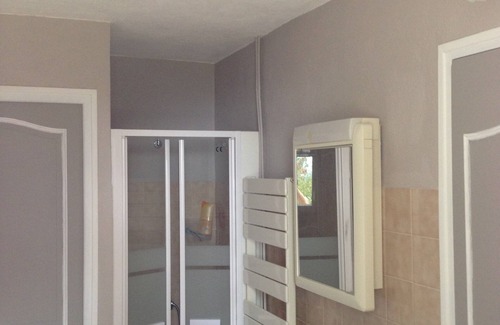 Vaison-la-Romaine Apartamento | Apartamento en el corazón del bosque de pinos.