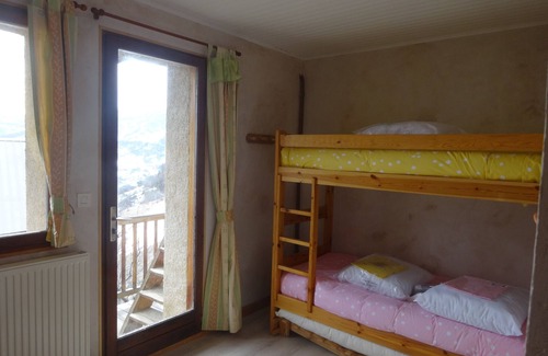 Vallouise-Pelvoux Apartamento | Apartment in mountain village 1600 m. In Vallouise.