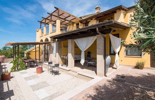 San Savino Apartamento | Apartment in Grottammare with Jacuzzi & Garden