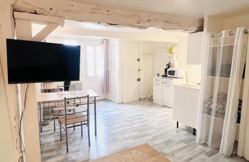 Troyes Apartamento | Apartment in Heart of Troyes