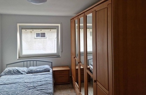 Kaiserslautern Apartamento | Apartment 'In Hohenecken' with Shared Pool, Shared Terrace and Wi-Fi