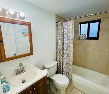 North Central Hollywood Apartamento | Apartment in Hollywood close to shops & beach 108