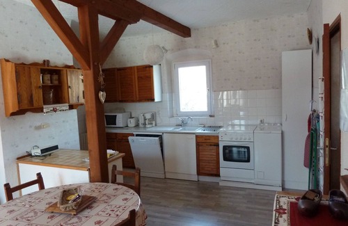 Briancon Cabaña | Apartamento en casa con jardín y parking privado cerrado.