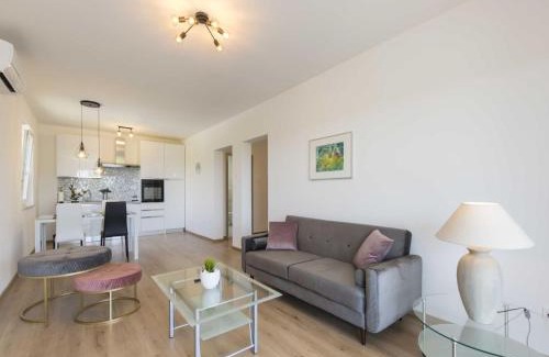 Ripenda Verbanci Apartamento | Apartment in Labin with Pool & Beach Nearby