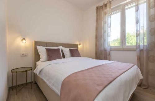 Ripenda Verbanci Apartamento | Apartment in Labin with Pool & Beach Nearby