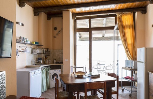 San Savino Apartamento | Apartamento en Marche con Piscina y BBQ